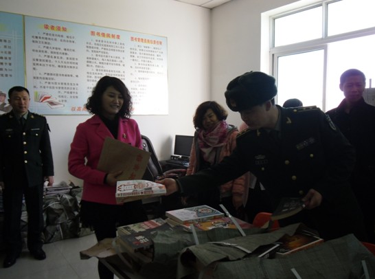 海城市图书馆65547部队分馆建立
